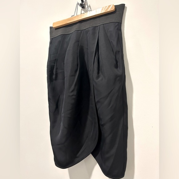 ARITZIA Wilfred 100% silk tulip black pocket skirt - size 0 - Picture 2 of 7